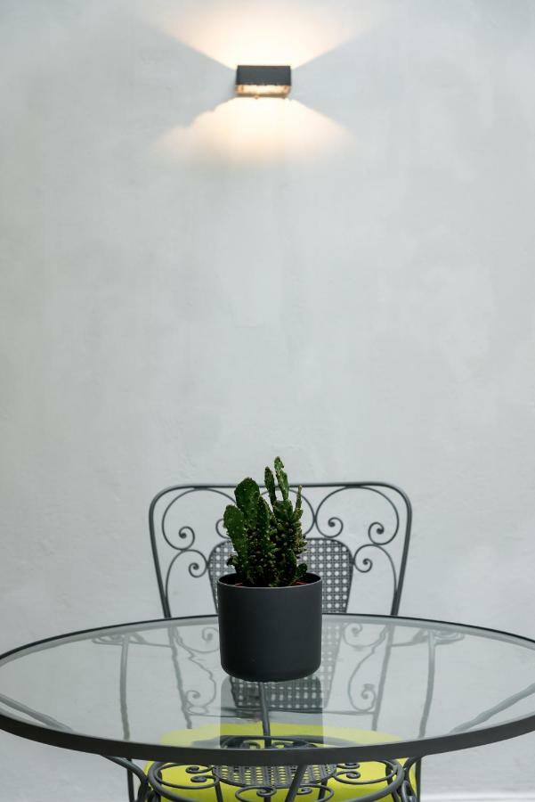 Central Cozy Studio With A Secret Garden Atény Exteriér fotografie